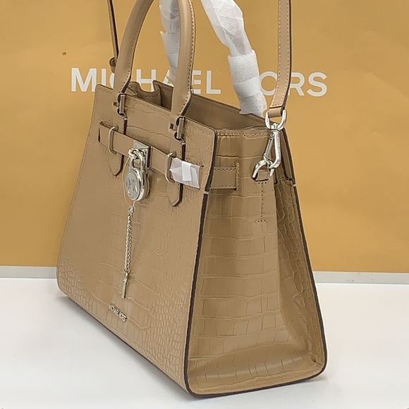 MICHAEL KORS HAMILTON MEDIUM SATCHEL
COLOR: Camel
NWT - Picture 13 of 16